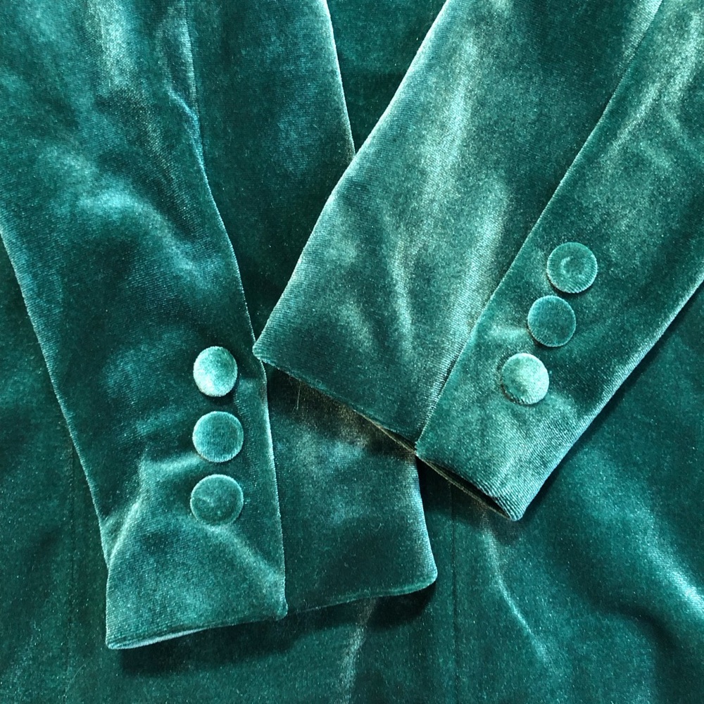 Ricki's Green Velvet Fitted Blazer - Picture 8 of 17